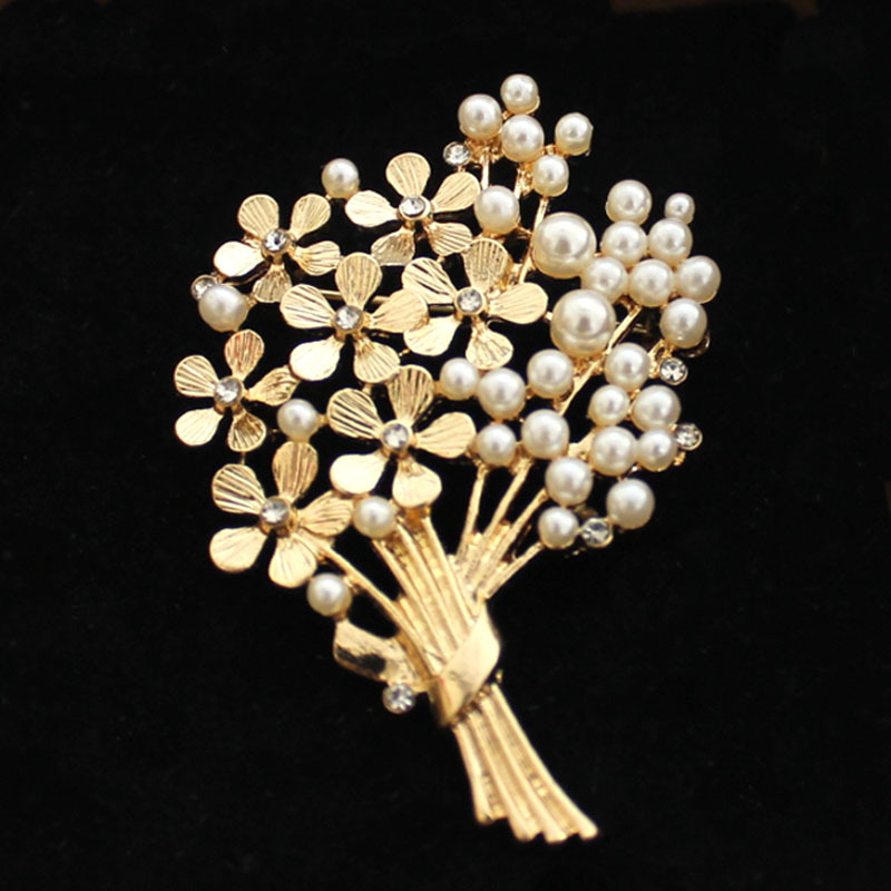 Ladies Delicate Bouquet Pearl  - مراجعة Suit Supply Wedding Party وسعره